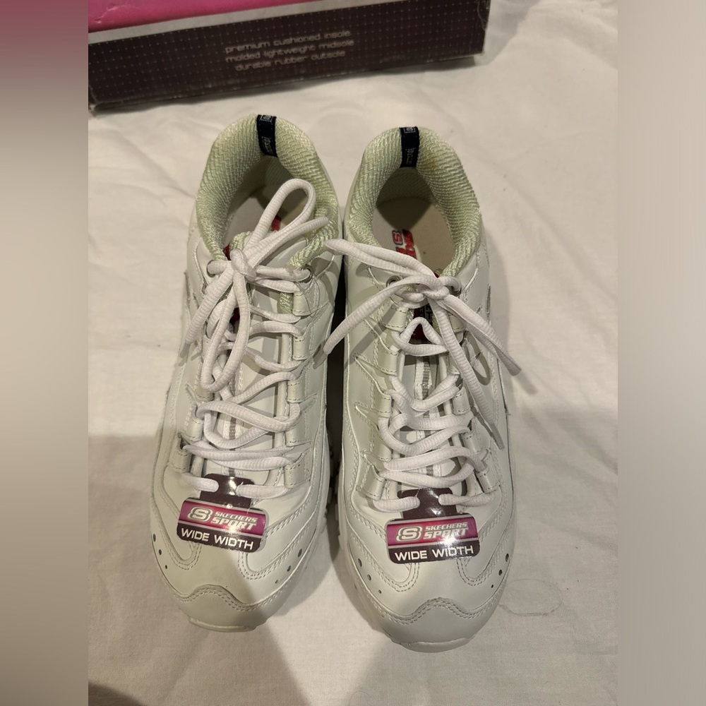 Skechers White Sneakers Retro-Inspired Chunky Design - Picture 4 of 6